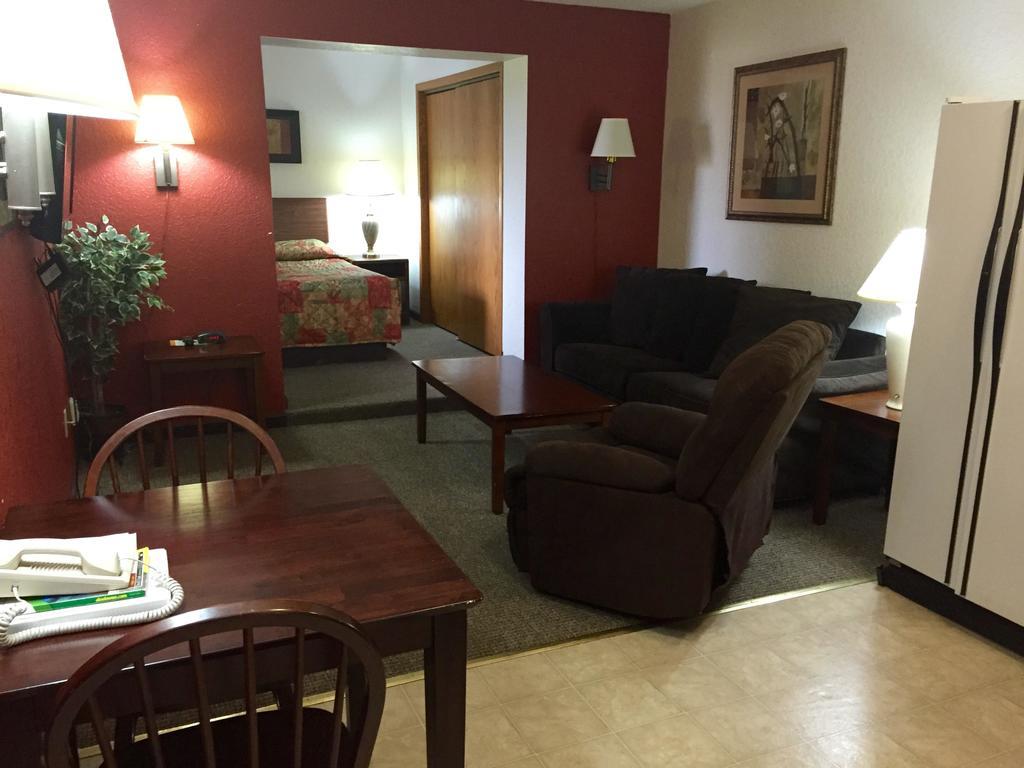 Americas Best Value Inn Grand Forks Buitenkant foto