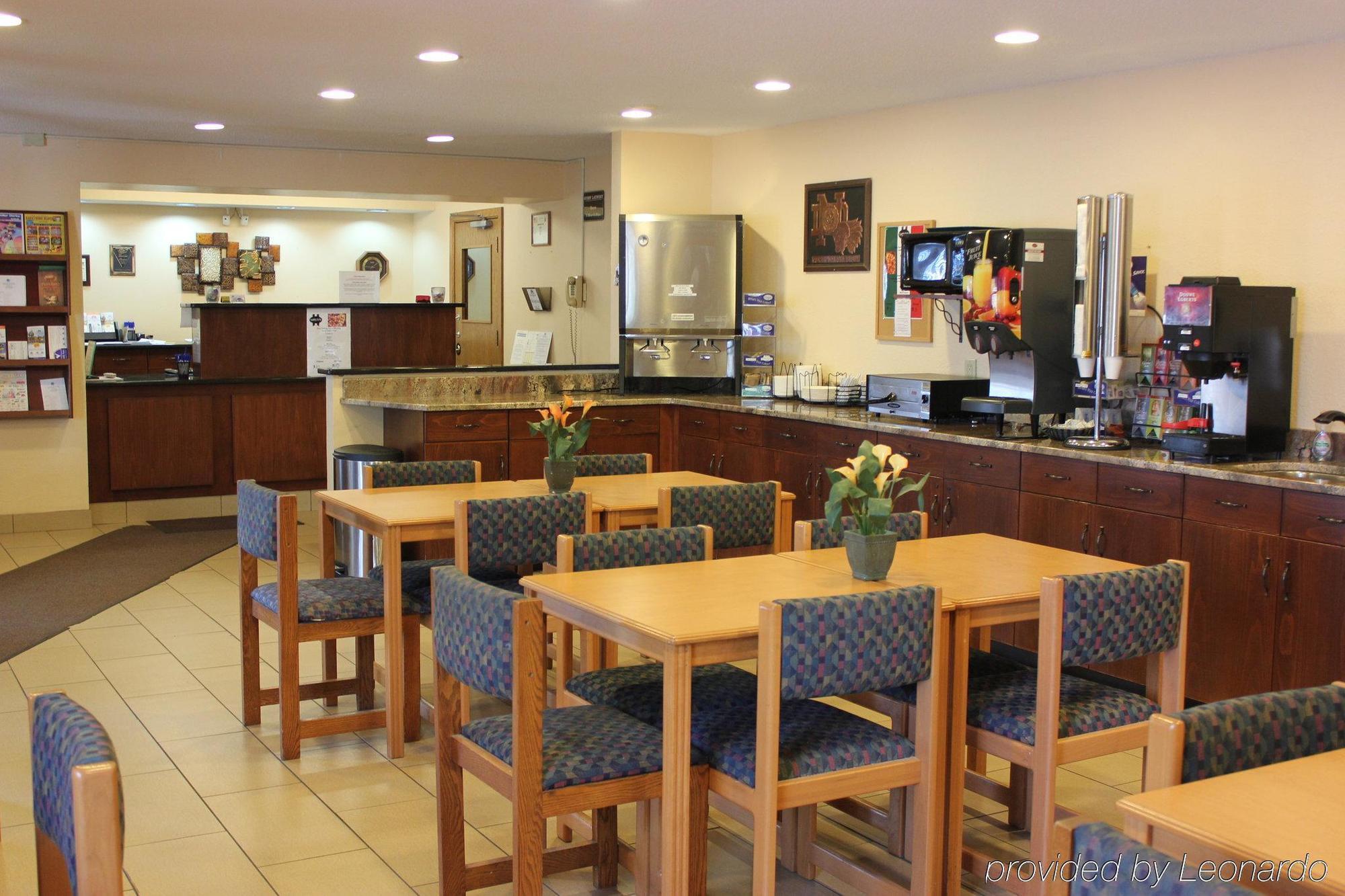 Americas Best Value Inn Grand Forks Restaurant foto