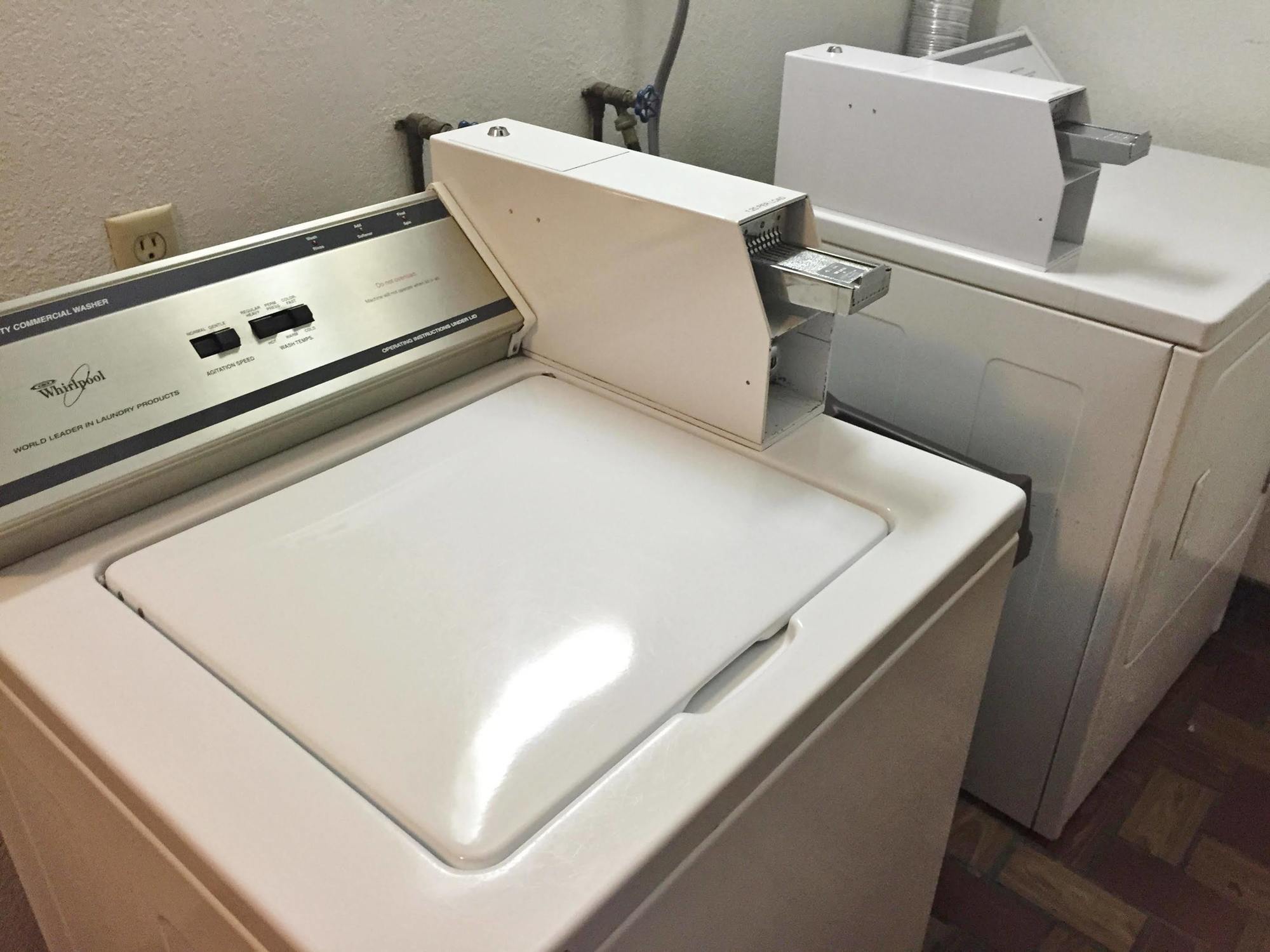 Americas Best Value Inn Grand Forks Buitenkant foto